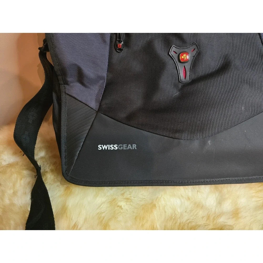 Swiss Gear Traveling Laptop Bag Or Office, All The Space And Pockets You Want